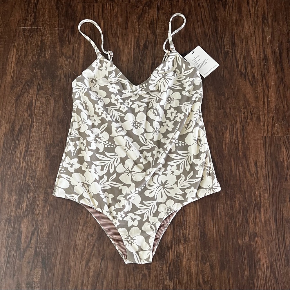 NWT Acacia Hina full piece in Huahine